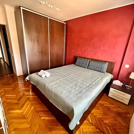 Amy's Bright Apartment